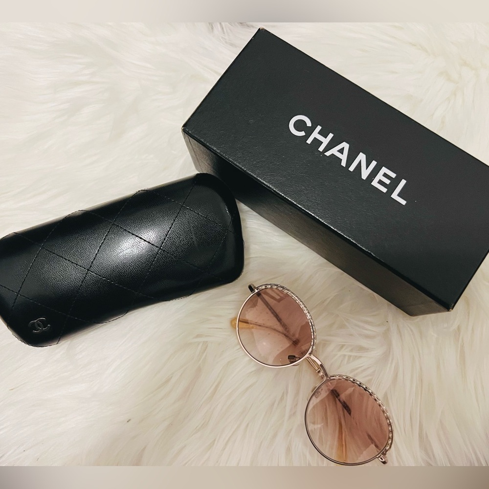 [SOLD] CHANEL ROUND FRAME PEARL SUNGLASSES